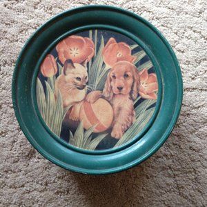 Vintage Dog/Cat Tulip Green Tin